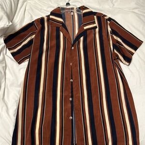 Short sleeve button down
